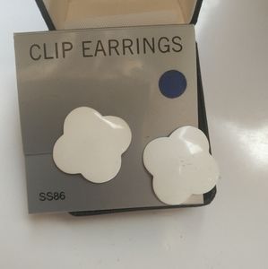 Vtg abstract floral clip earrings